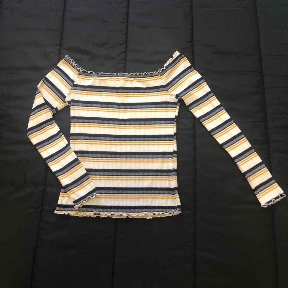 Off the shoulder long sleeve top